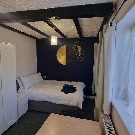En Suite Room With Kitchen Facilities นอตติงแฮม ภายนอก รูปภาพ