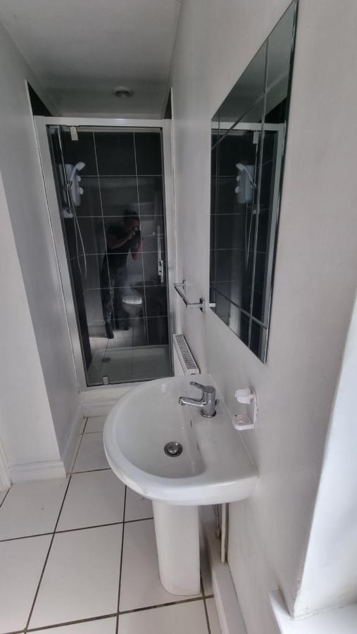 En Suite Room With Kitchen Facilities นอตติงแฮม ภายนอก รูปภาพ