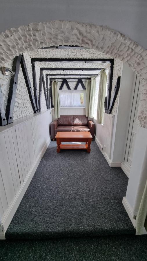 En Suite Room With Kitchen Facilities นอตติงแฮม ภายนอก รูปภาพ
